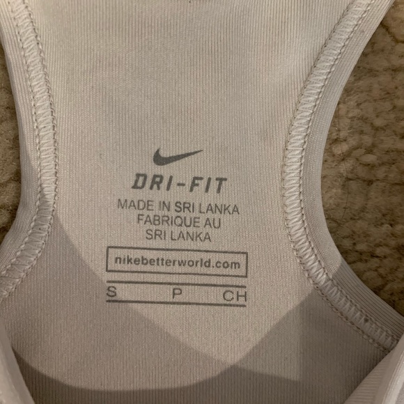 Bundle of 3 Nike sports bras - Picture 3 of 7